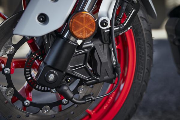 Yamaha MT-125 brakes